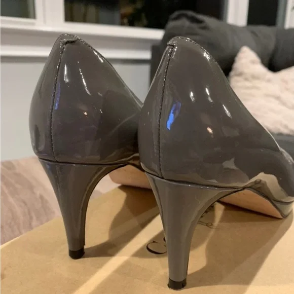 Cole Haan Chelsea Pump heels - Picture 6 of 7